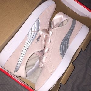 light pink pumas